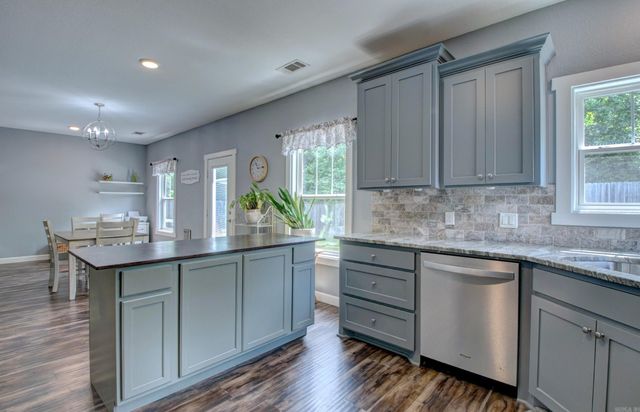 2917 Gillis Drive, Benton, AR 72015