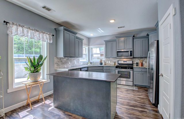 2917 Gillis Drive, Benton, AR 72015