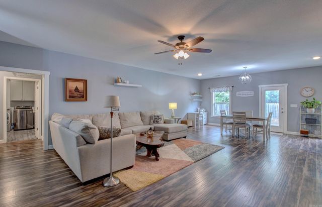 2917 Gillis Drive, Benton, AR 72015
