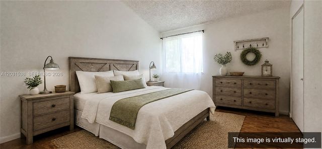 608 Commodore Dr, Plantation, FL 33325
