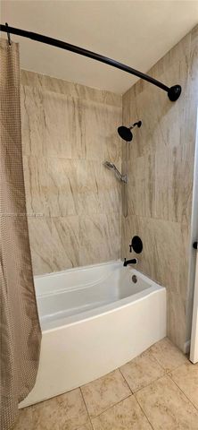 608 Commodore Dr, Plantation, FL 33325