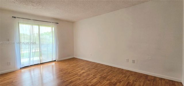 608 Commodore Dr, Plantation, FL 33325