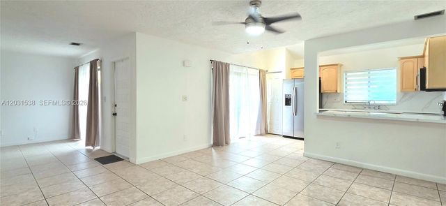608 Commodore Dr, Plantation, FL 33325
