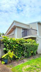 608 Commodore Dr, Plantation, FL 33325