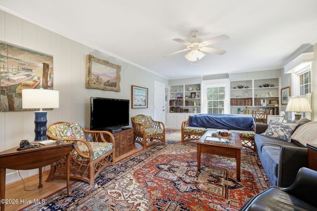 1306 Summit Avenue, Washington, NC 27889