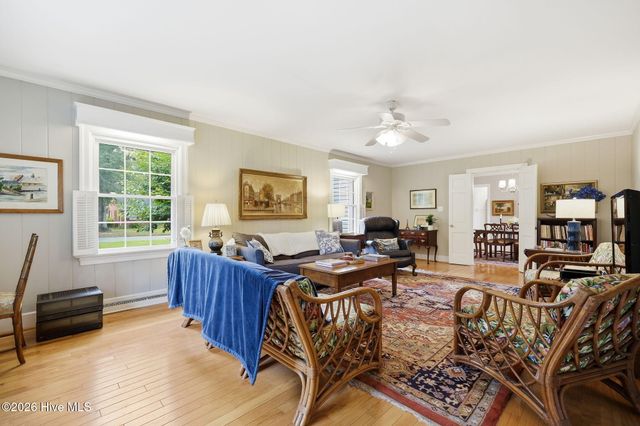 1306 Summit Avenue, Washington, NC 27889