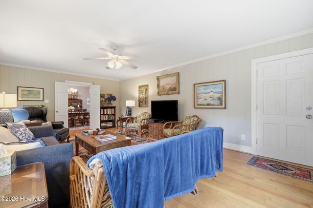 1306 Summit Avenue, Washington, NC 27889