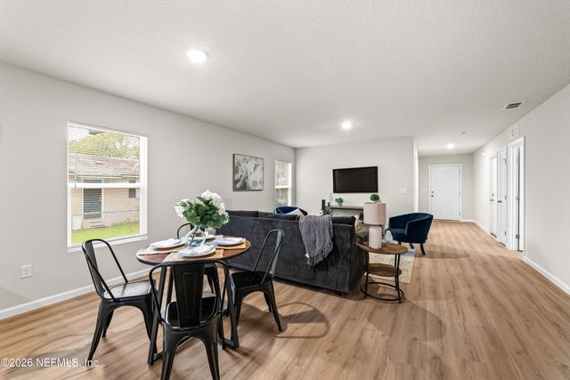 8033 MATTOX Avenue, Jacksonville, FL 32219