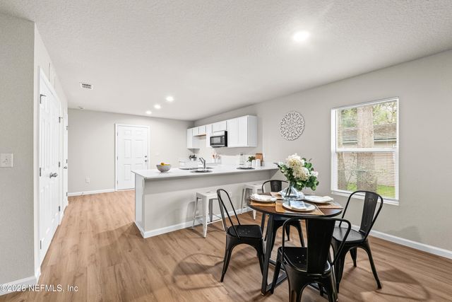 8033 MATTOX Avenue, Jacksonville, FL 32219