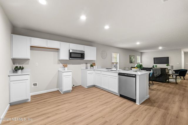 8033 MATTOX Avenue, Jacksonville, FL 32219