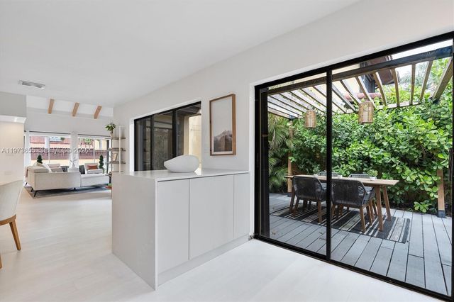 20345 NE 10th Ct, Miami, FL 33179