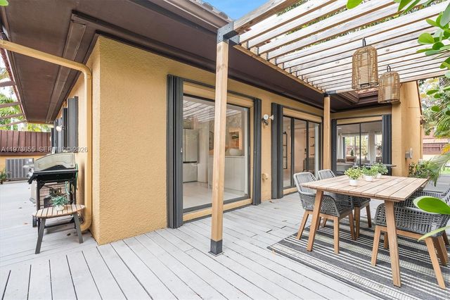 20345 NE 10th Ct, Miami, FL 33179