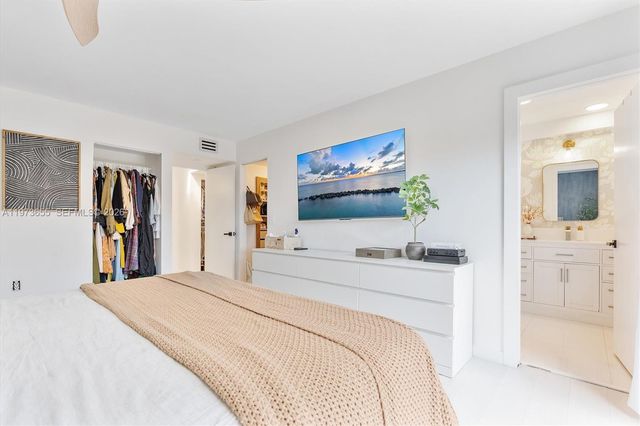 20345 NE 10th Ct, Miami, FL 33179