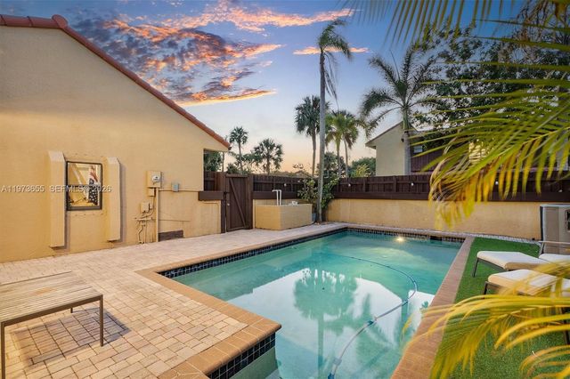 20345 NE 10th Ct, Miami, FL 33179