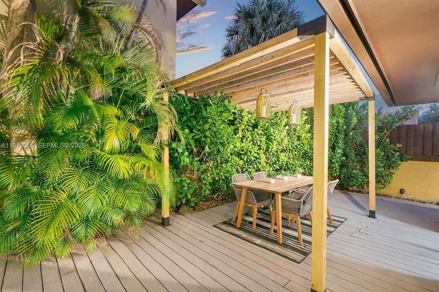 20345 NE 10th Ct, Miami, FL 33179