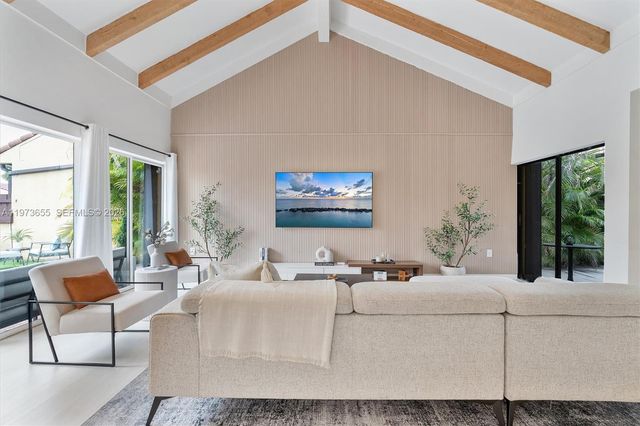 20345 NE 10th Ct, Miami, FL 33179