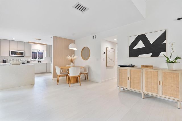 20345 NE 10th Ct, Miami, FL 33179