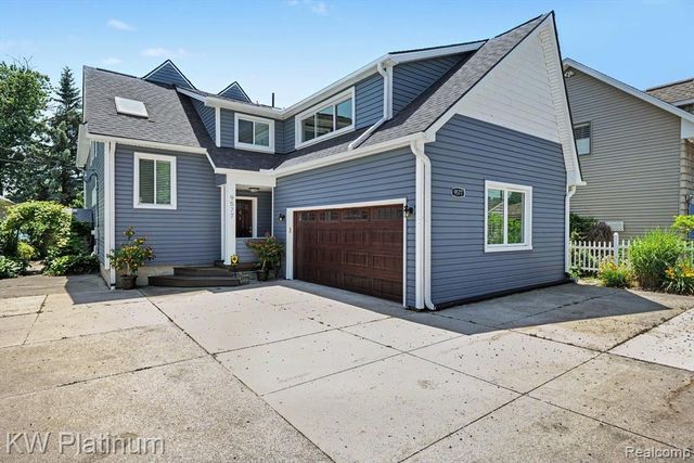 9577 Dixie Highway, Ira, MI 48023