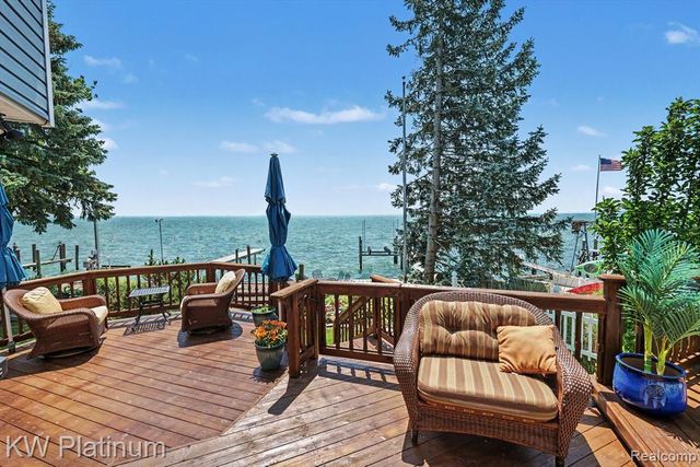 9577 Dixie Highway, Ira, MI 48023