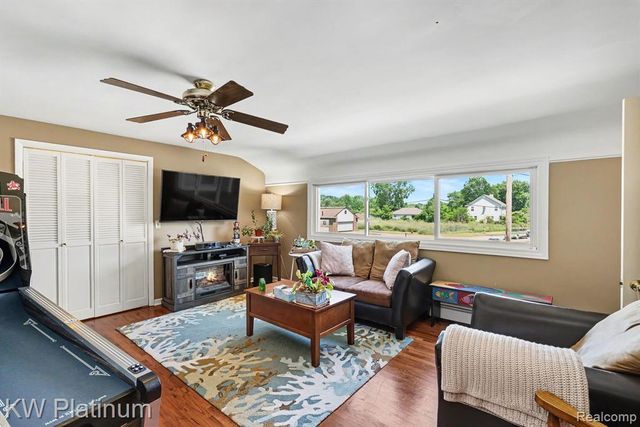 9577 Dixie Highway, Ira, MI 48023