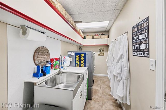 9577 Dixie Highway, Ira, MI 48023