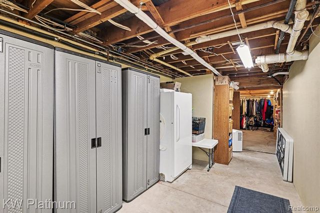9577 Dixie Highway, Ira, MI 48023