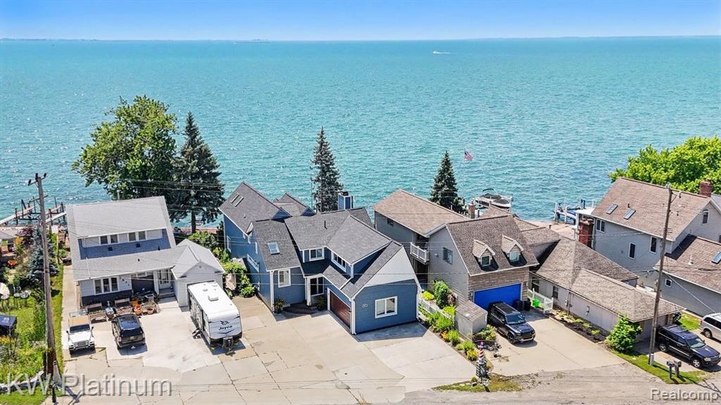 9577 Dixie Highway, Ira, MI 48023