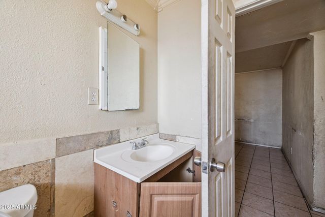 5838 W Turney Avenue, Phoenix, AZ 85031