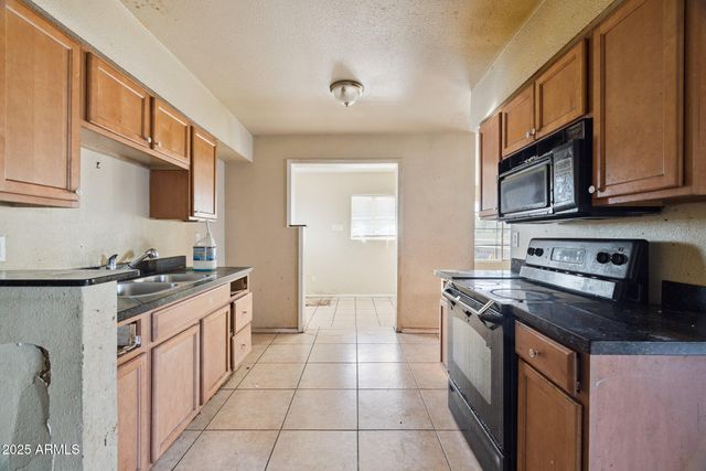 5838 W Turney Avenue, Phoenix, AZ 85031