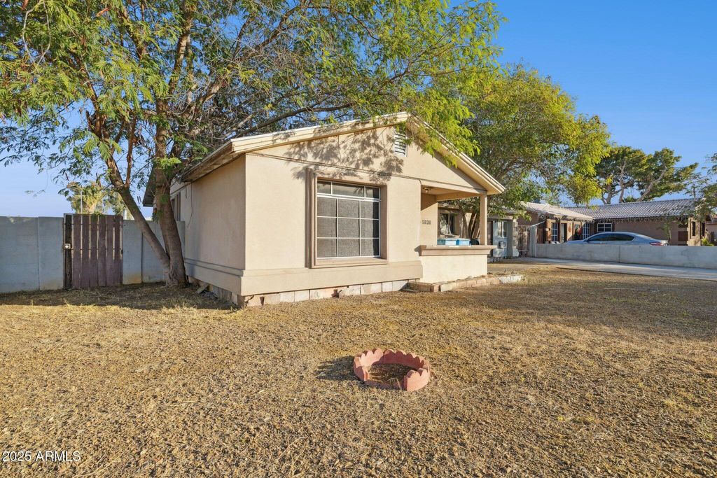 5838 W Turney Avenue, Phoenix, AZ 85031