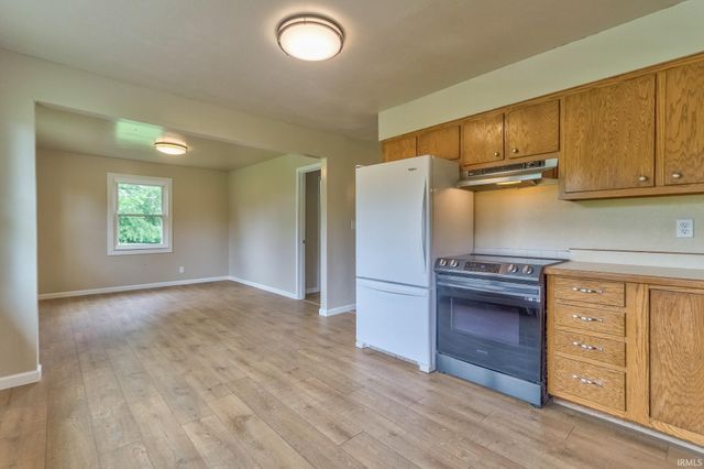 2580 Juanita Avenue, Wadesville, IN 47638