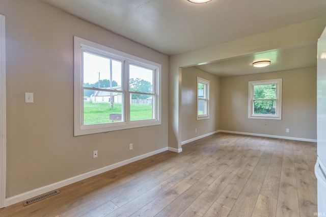 2580 Juanita Avenue, Wadesville, IN 47638