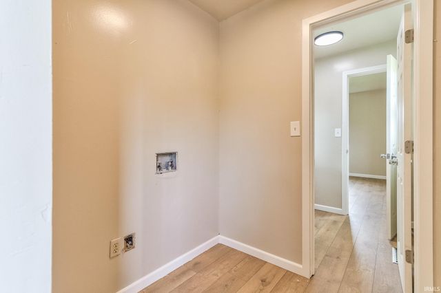 2580 Juanita Avenue, Wadesville, IN 47638