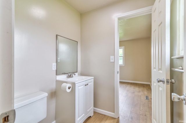 2580 Juanita Avenue, Wadesville, IN 47638