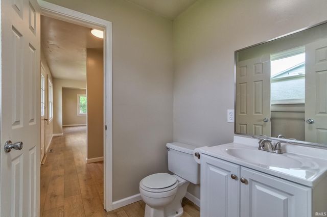 2580 Juanita Avenue, Wadesville, IN 47638