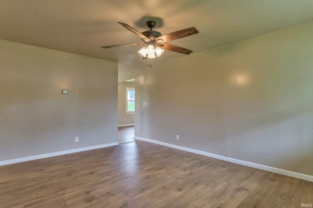 2580 Juanita Avenue, Wadesville, IN 47638