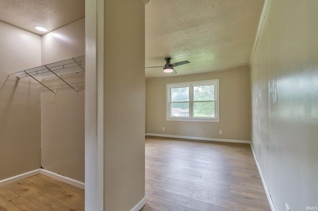 2580 Juanita Avenue, Wadesville, IN 47638