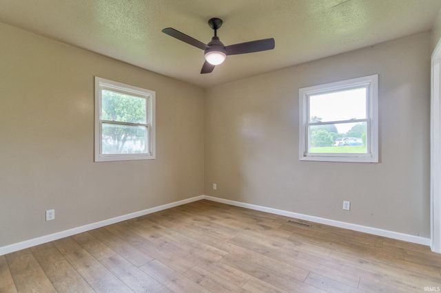 2580 Juanita Avenue, Wadesville, IN 47638