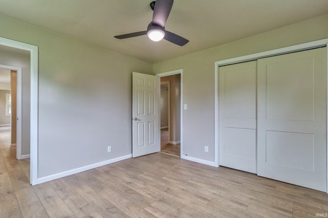 2580 Juanita Avenue, Wadesville, IN 47638