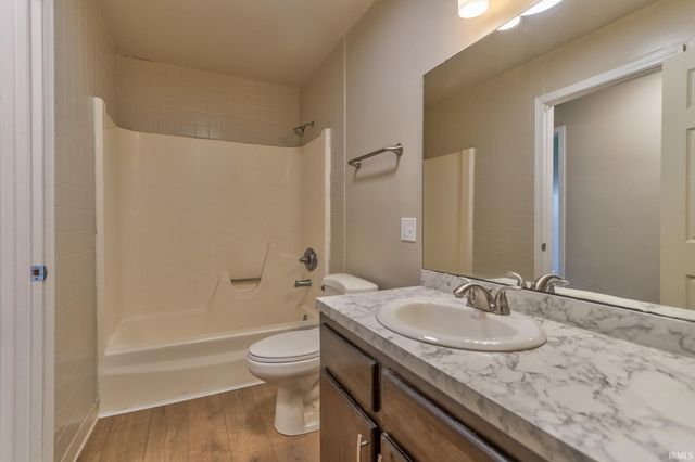 2580 Juanita Avenue, Wadesville, IN 47638