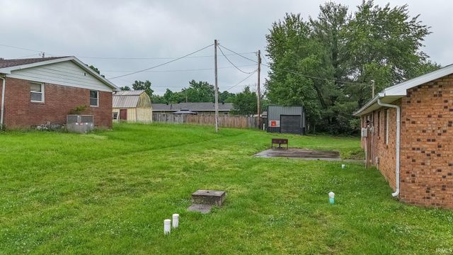 2580 Juanita Avenue, Wadesville, IN 47638