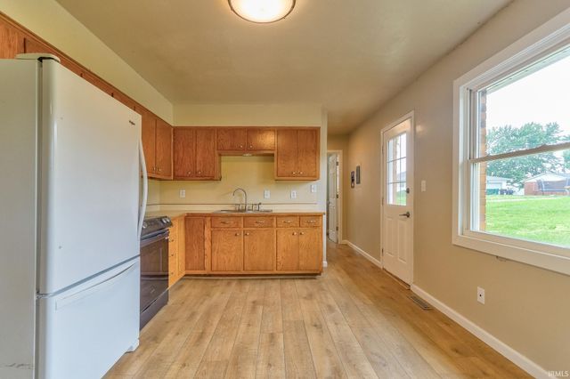 2580 Juanita Avenue, Wadesville, IN 47638