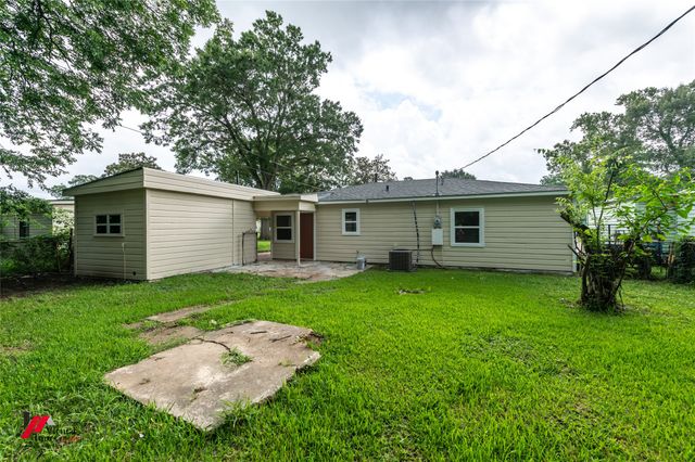 4509 Birdwell Lane, Bossier City, LA 71111