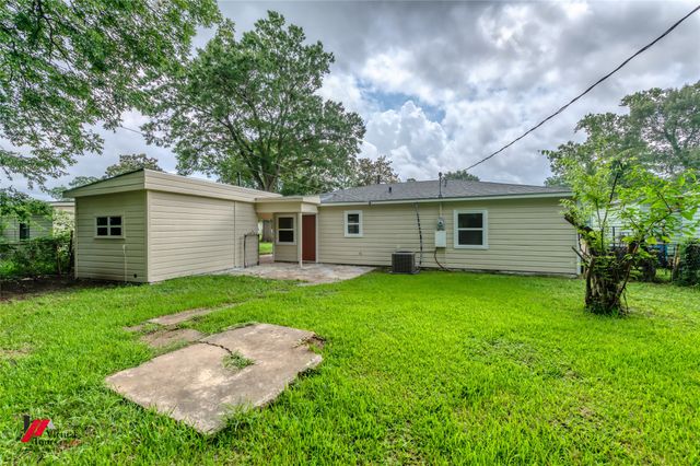 4509 Birdwell Lane, Bossier City, LA 71111