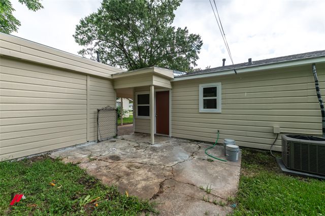 4509 Birdwell Lane, Bossier City, LA 71111