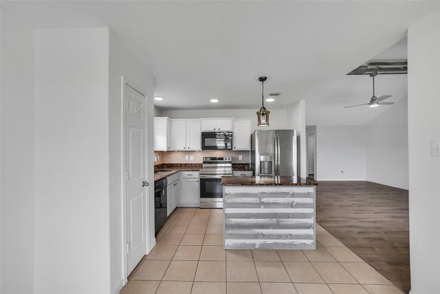 6623 Plum Springs Lane, Richmond, TX 77469