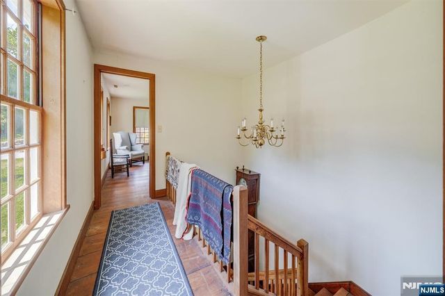 1 Canoe, Roseland, NJ 07068