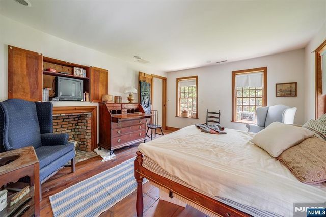 1 Canoe, Roseland, NJ 07068