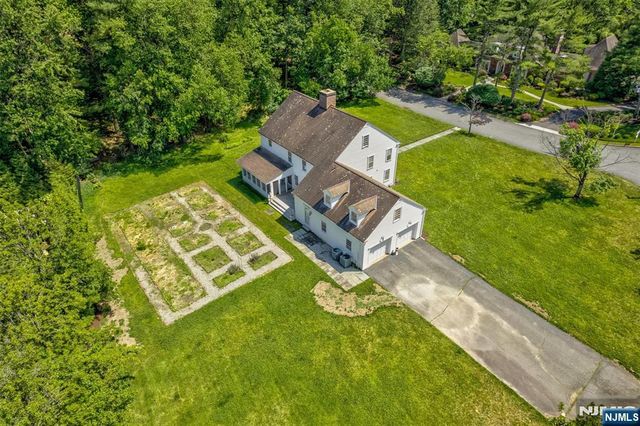 1 Canoe, Roseland, NJ 07068