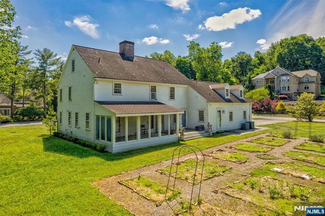 1 Canoe, Roseland, NJ 07068